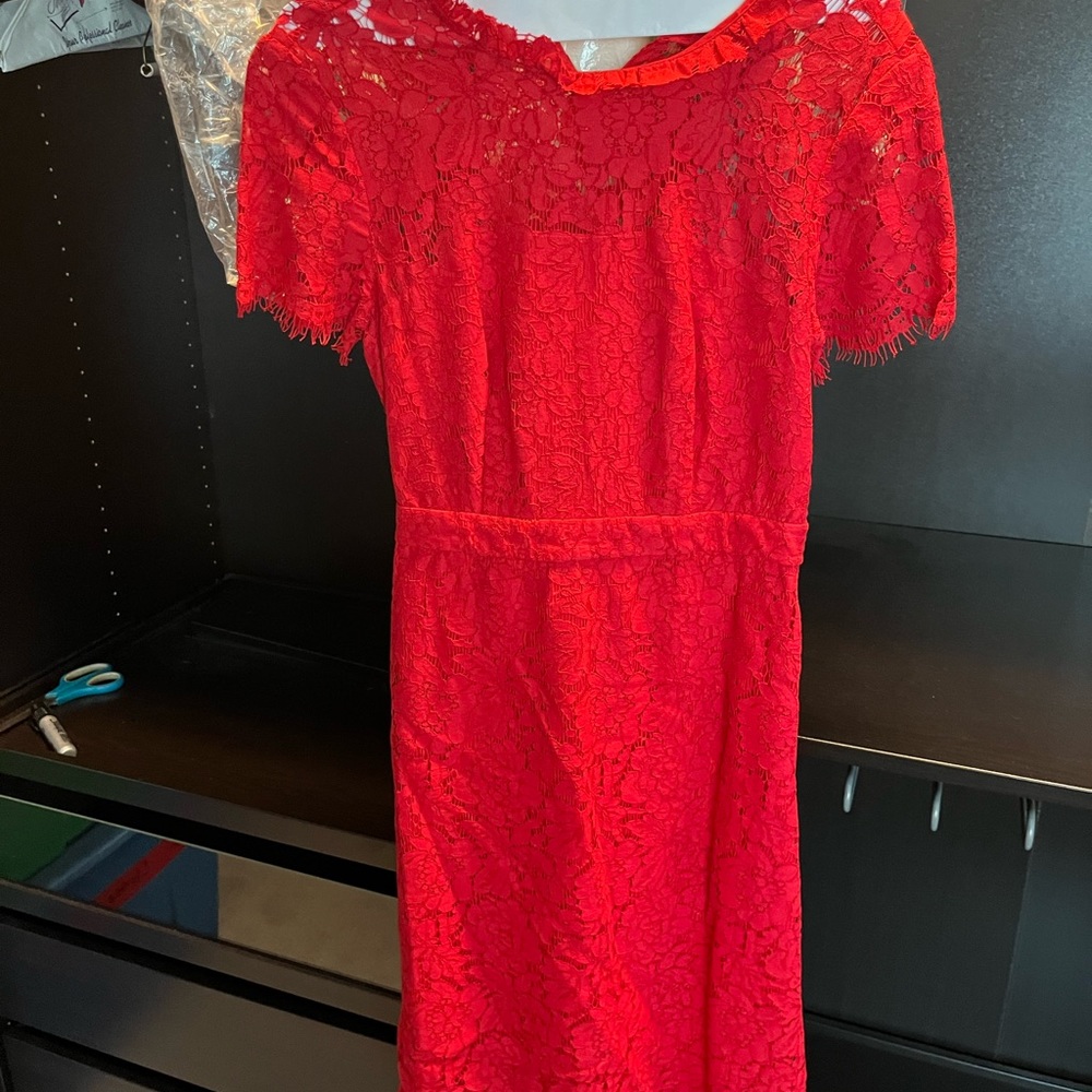 DVF red lace cocktail dress.  Sexy back- Size 4- Valentine’s Day